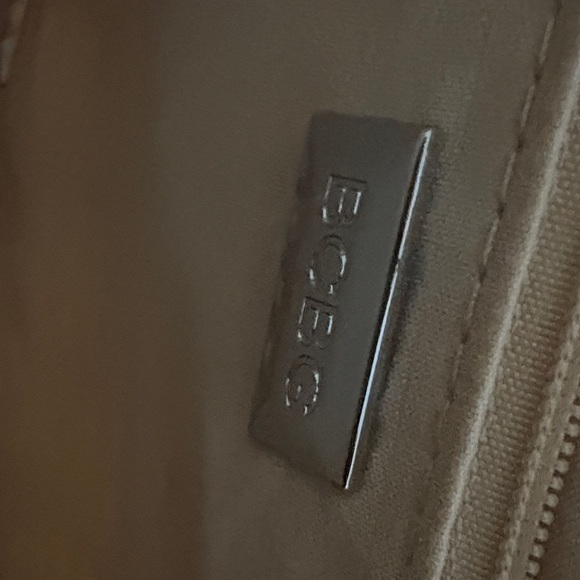 White and Tan Woven Handbag - Picture 5 of 7